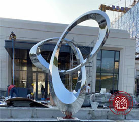 拉絲不銹鋼雕塑有什么特別的工藝嗎?