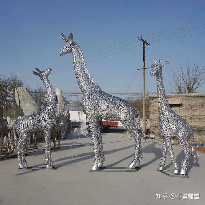 如何進(jìn)行不銹鋼雕塑的鏡面處理？